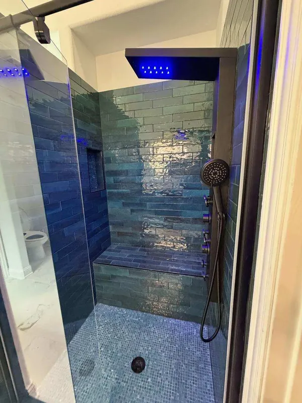 Lone Oak Accessible Bath view 1