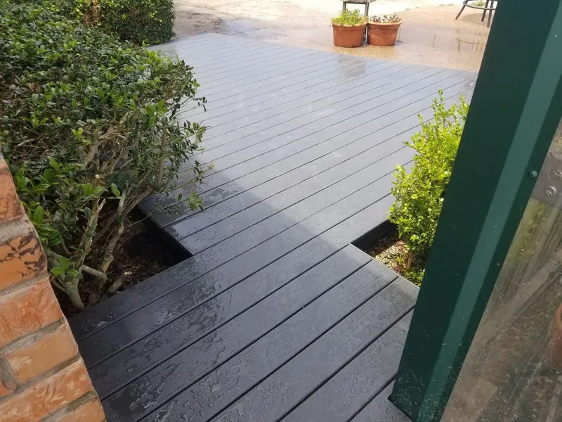 Poolside deck transition and multi-level layout