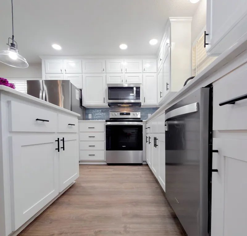Leveled Countertops and Central Island
