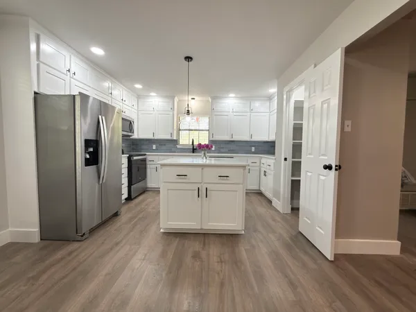Campbell Kitchen view 4
